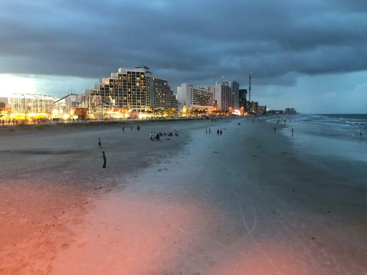 Ocean Walk Resort Daytona Beach 3*,