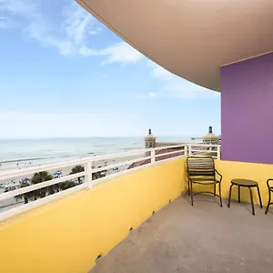 Apartment Ocean Walk 609, 1 Bedroom, Ocean View, Pools, Lazy River, Sleeps 5, Daytona Beach